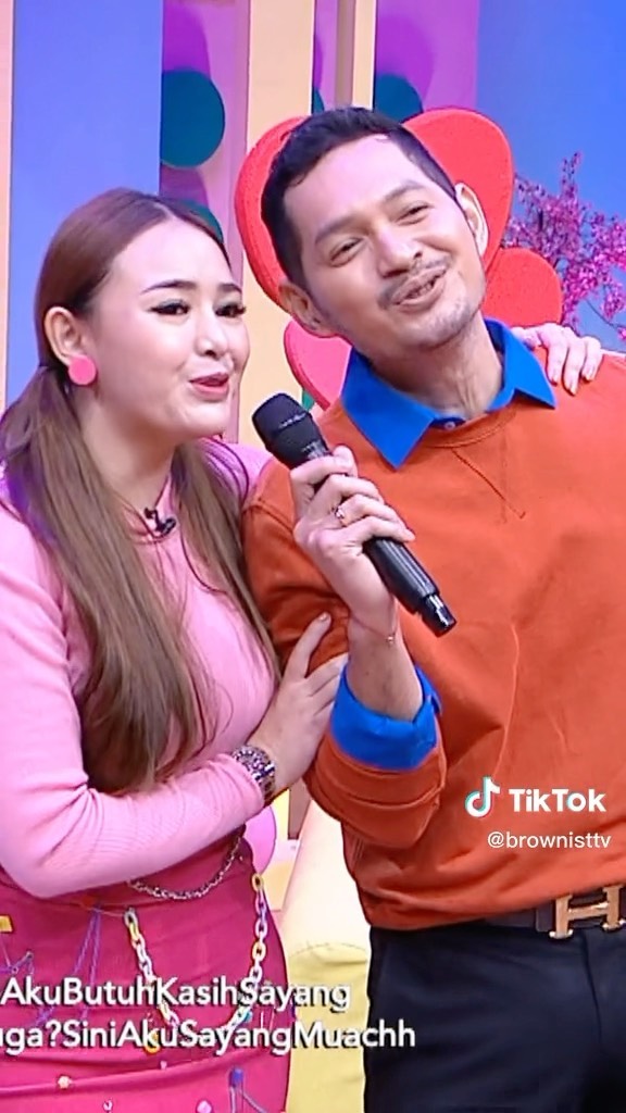 amanda manopo jadi presenter berbagai sumber