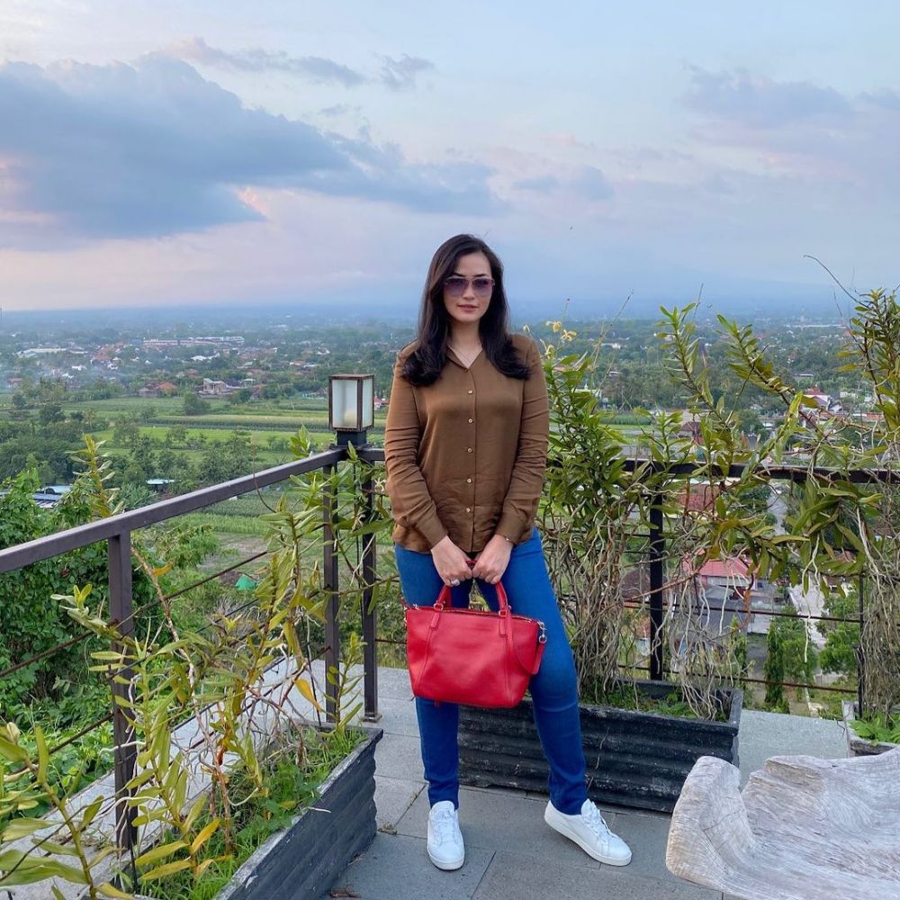 Potret keseharian Christy Jusung pemeran Sabrina di Lorong Waktu © 2023 brilio.net