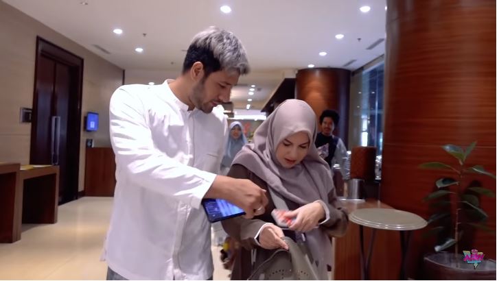 momen ammar zoni ikut kajian © berbagai sumber