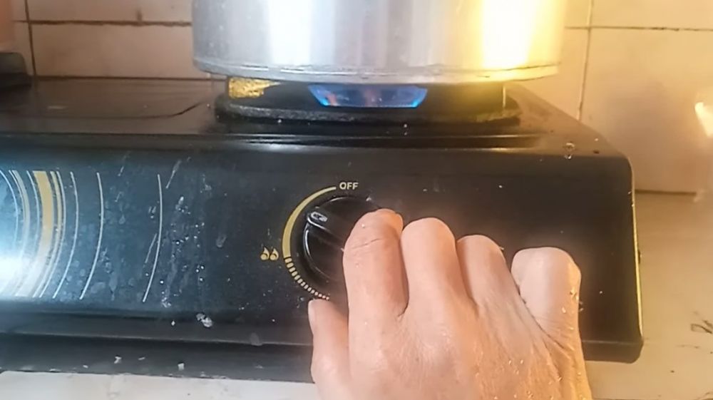 Trik mengurangi rasa asin berlebih pada telur asin, dijamin lebih enak