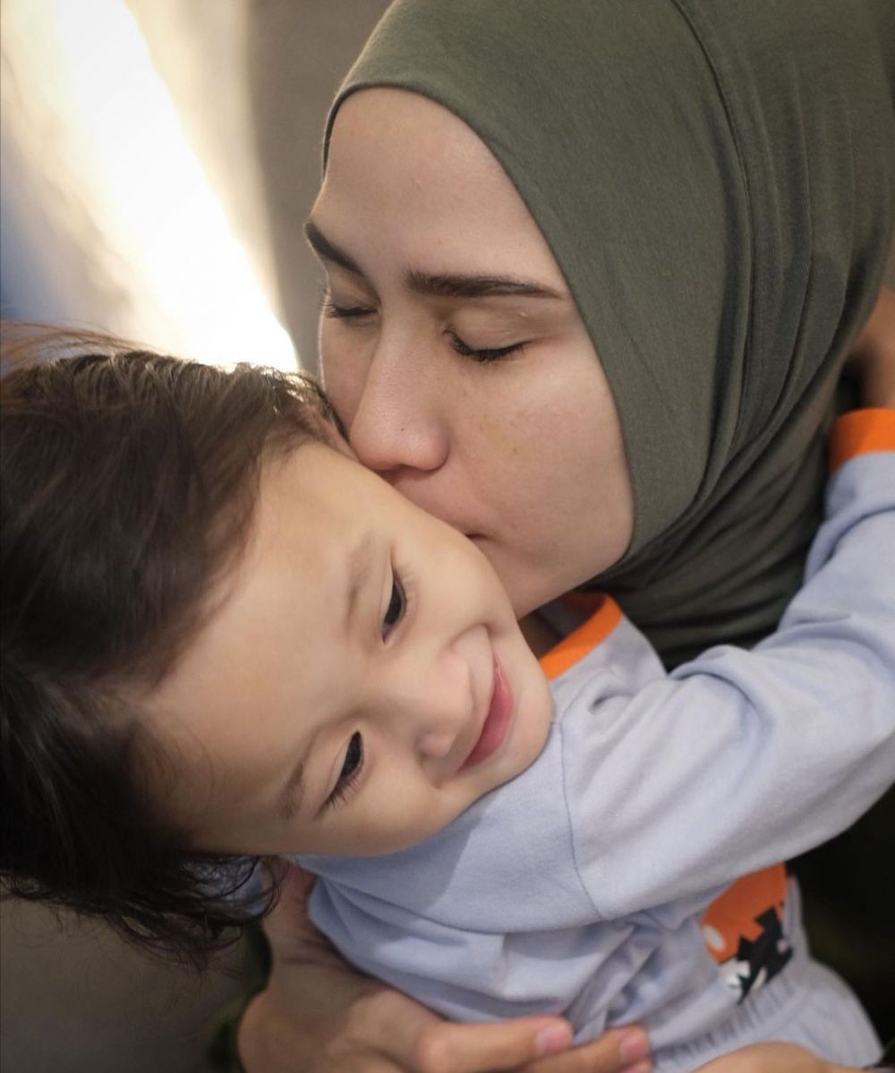 sabrina lorong waktu asuh anak berbagai sumber