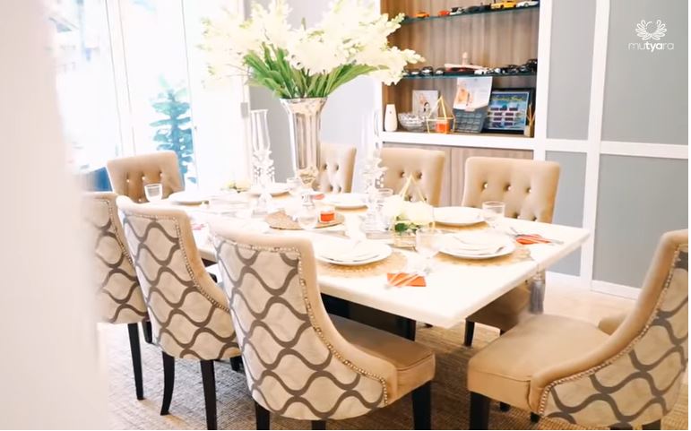 rumah mewah anak Kang Bahar berbagai sumber