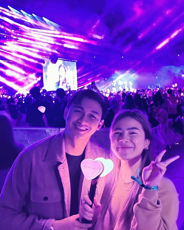 gaya seleb nonton BLACKPINK © berbagai sumber gaya seleb nonton BLACKPINK © berbagai sumber