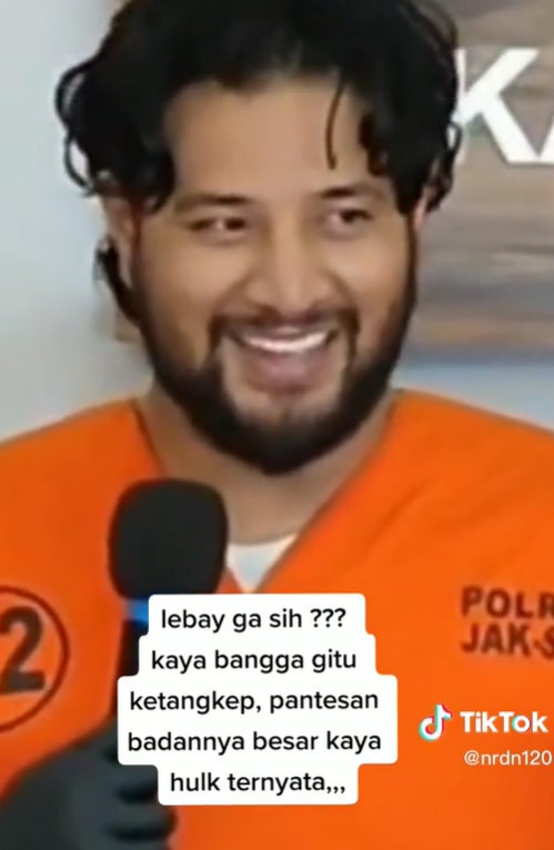 Sempat nangis lalu senyum saat diringkus kepolisian, perubahan emosi Ammar Zoni jadi sorotan