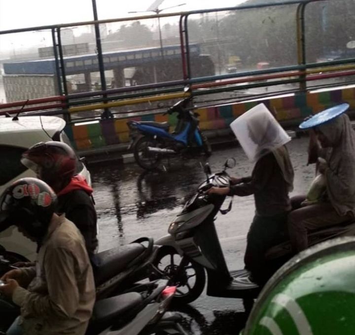 potret orang bawa kendaraan ini jadi bukti tiap orang punya talenta tersembunyi © berbagai sumber