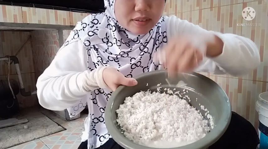 Pakai satu bahan dapur, ini trik praktis menghilangkan kerikil di beras