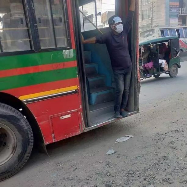 potret lucu orang dalam bus Berbagai sumber
