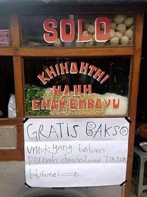 Tulisan lucu di gerobak dagang ini bacanya bikin merenung baper Berbagai sumber
