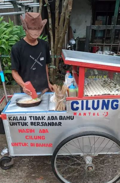 Tulisan lucu di gerobak dagang ini bacanya bikin merenung baper Berbagai sumber