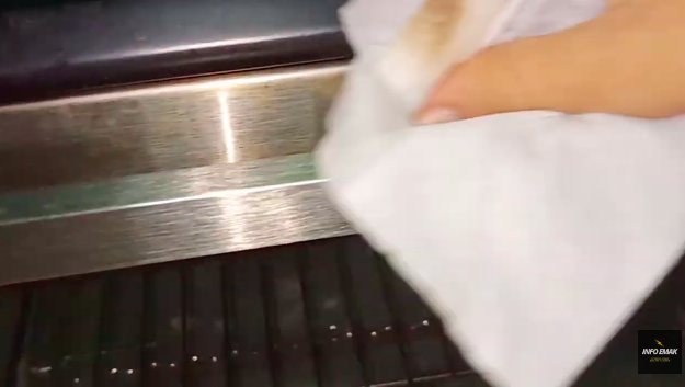 Pakai bahan-bahan sederhana, ini cara bersihkan kerak membandel di oven listrik