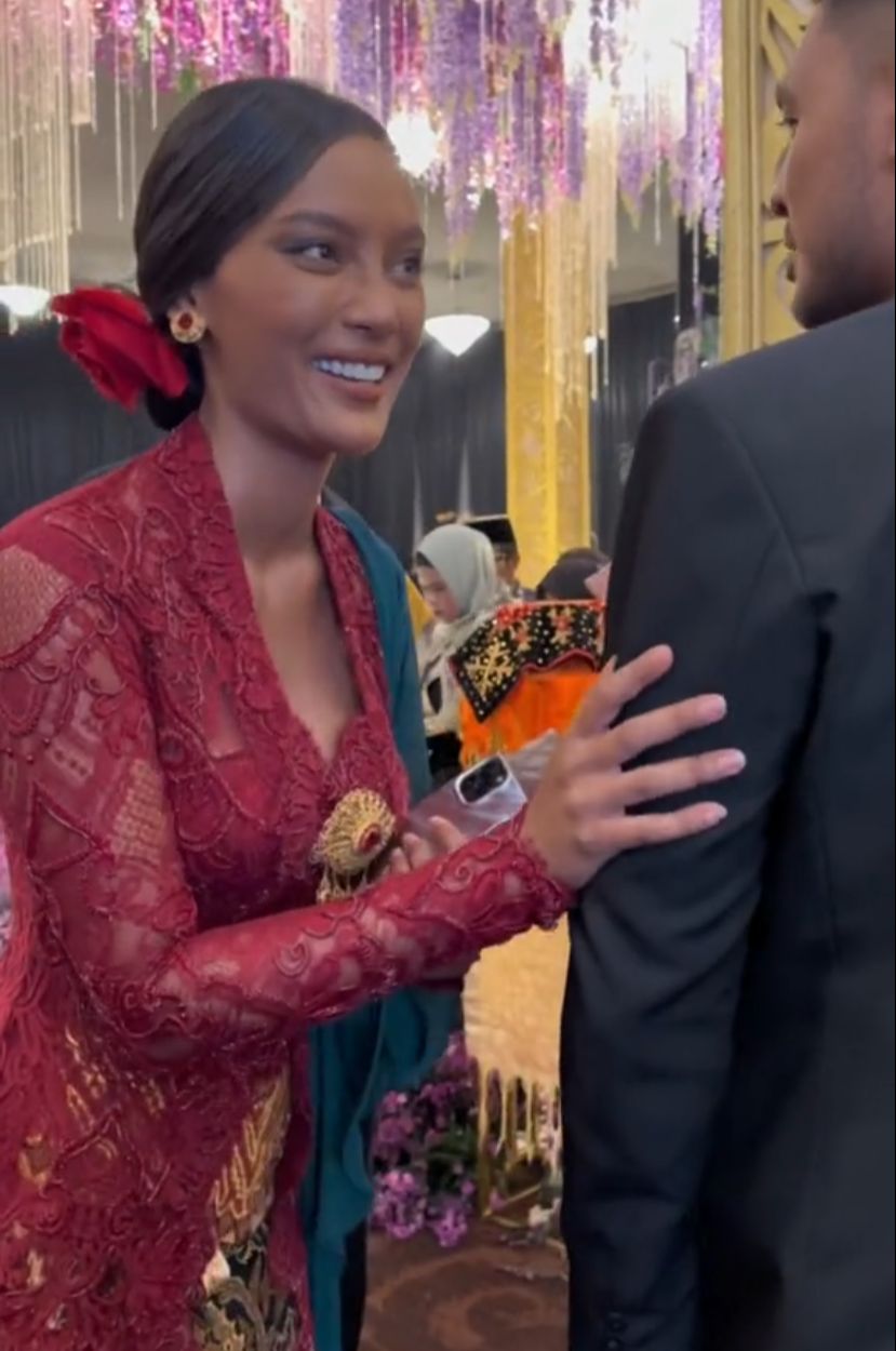 erika datang ke nikahan adik mantan kekasih © TikTok erika datang ke nikahan adik mantan kekasih © TikTok