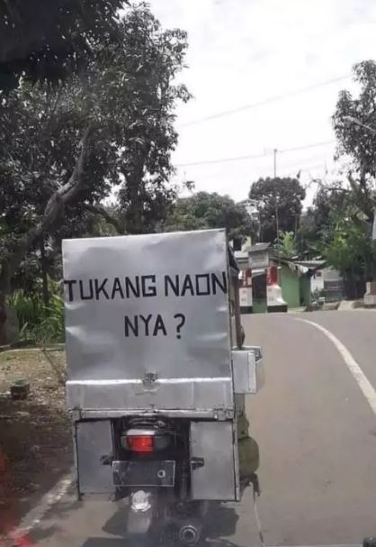 Tulisan nyeleneh di gerobak sepeda motor Berbagai sumber