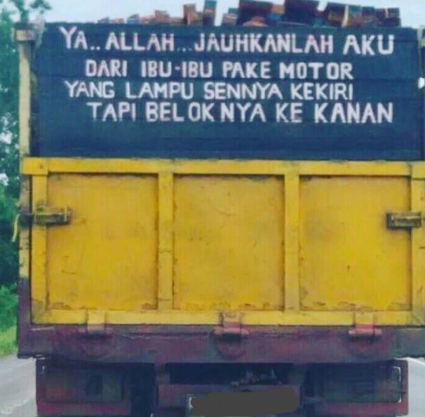 Tulisan kocak di belakang truk Berbagai sumber