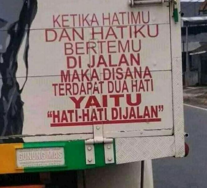 Tulisan kocak di belakang truk Berbagai sumber