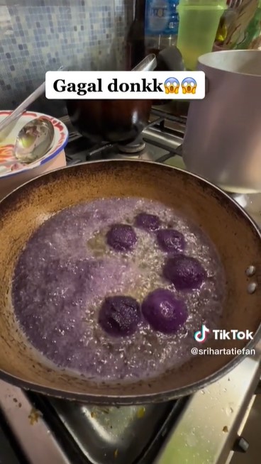 Tanpa menggunakan tepung, hasil bola ubi ala wanita ini bikin nyesek