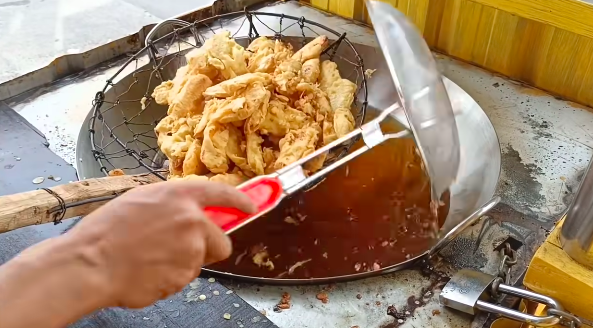 Trik bikin adonan tepung untuk pisang keju agar manis dan renyah tahan lama