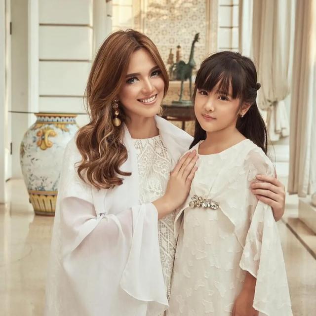 momen kebersamaan nia dan mikhayla © berbagai sumber