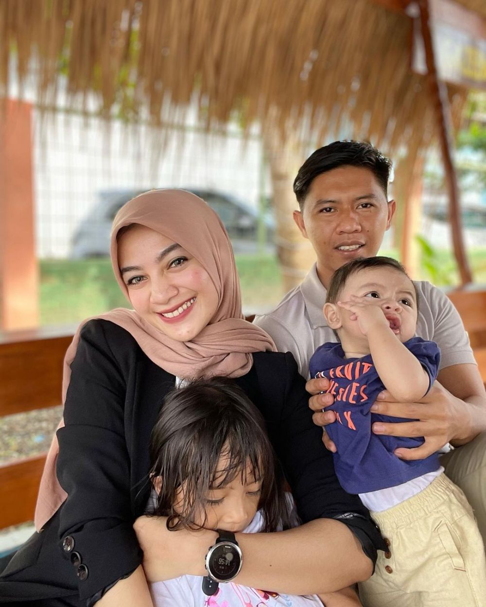 dea preman pensiun keponakan kang mus © berbagai sumber