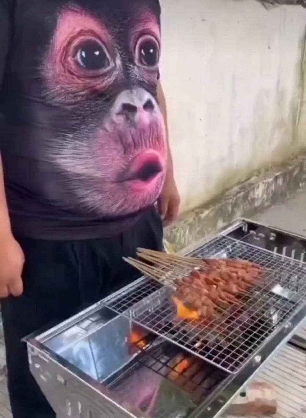 Potret ini menyimpan kelucuan tak terduga, bisa temukan gak keanehannya? © berbagai sumber