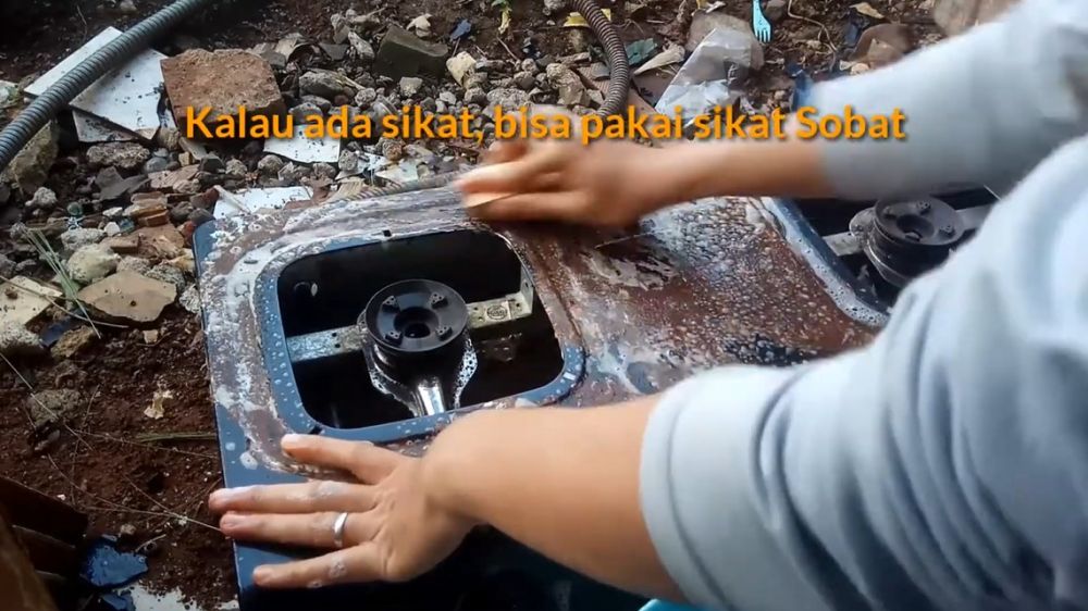 Modal Rp8.000, ini cara menghilangkan karat yang membandel di kompor lama