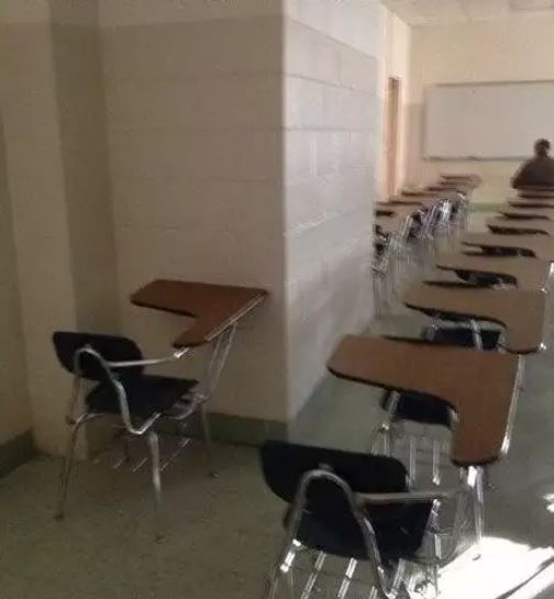 penampakan nyeleneh di kursi belakang © berbagai sumber