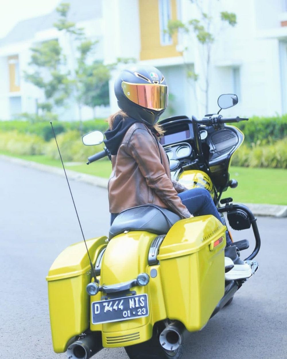 Pemeran Aisyah di Preman Pensiun hobi naik moge berbagai sumber