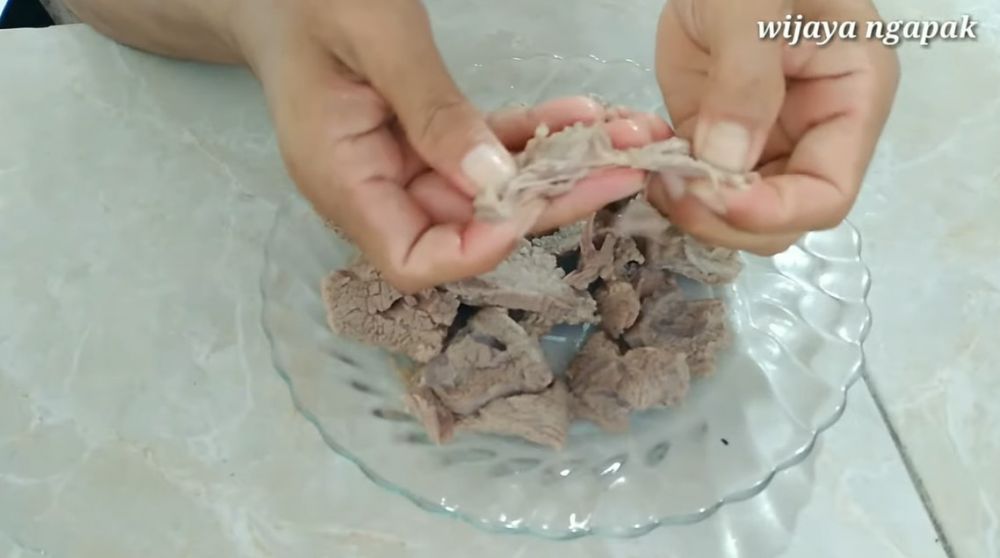 Tanpa presto, begini trik merebus daging kambing agar empuk dalam 10 menit