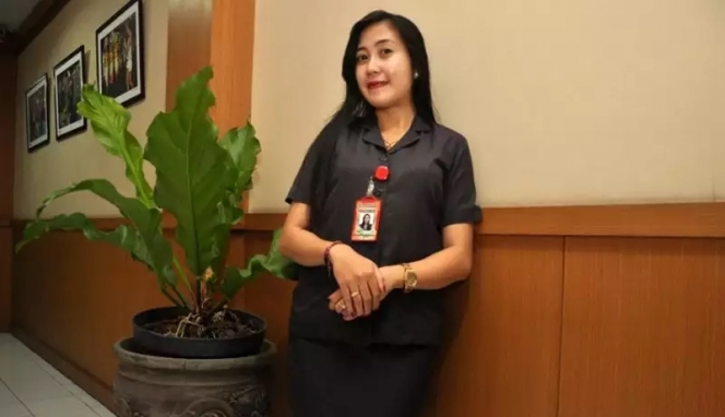 seleb jadi PNS berbagai sumber