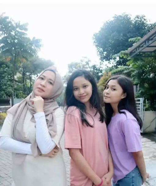 seleb bareng putrinya yang beranjak ABG © 2023 brilio.net