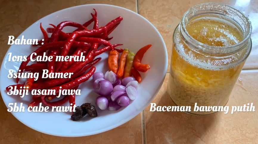 Trik bikin sambal merah ala rumah makan padang yang pedas, berwarna cerah, dan antipahit
