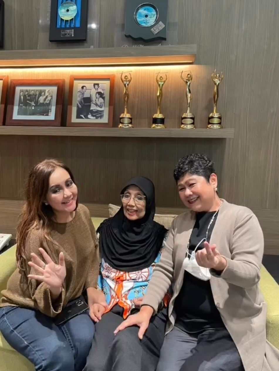 kenangan Nani Wijaya dengan Cahya kamila © Instagram