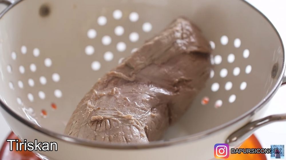 Trik mengolah daging sapi untuk dendeng ala rumah makan Padang, dijamin nggak alot