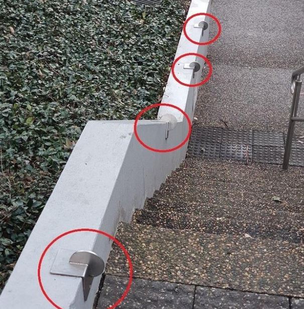 penampakan benda nggak sesuai tempatnya Berbagai sumber