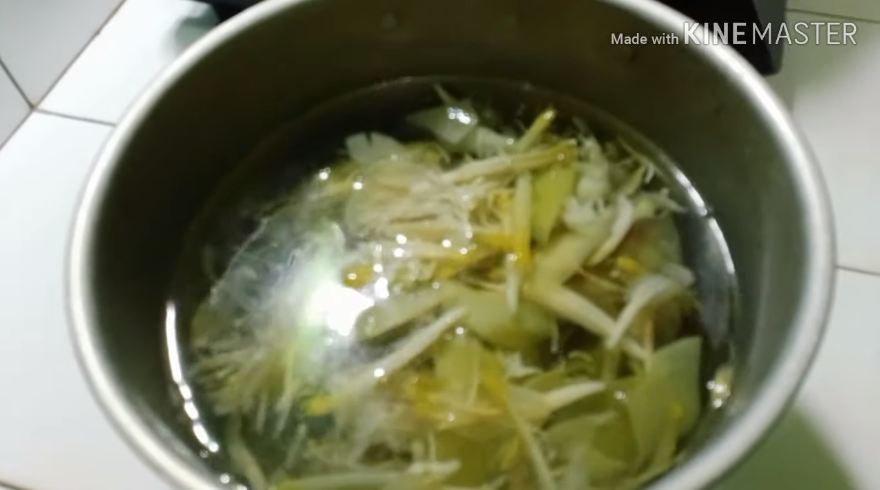 Trik merebus jantung pisang agar cepat empuk dan tidak berwarna hitam