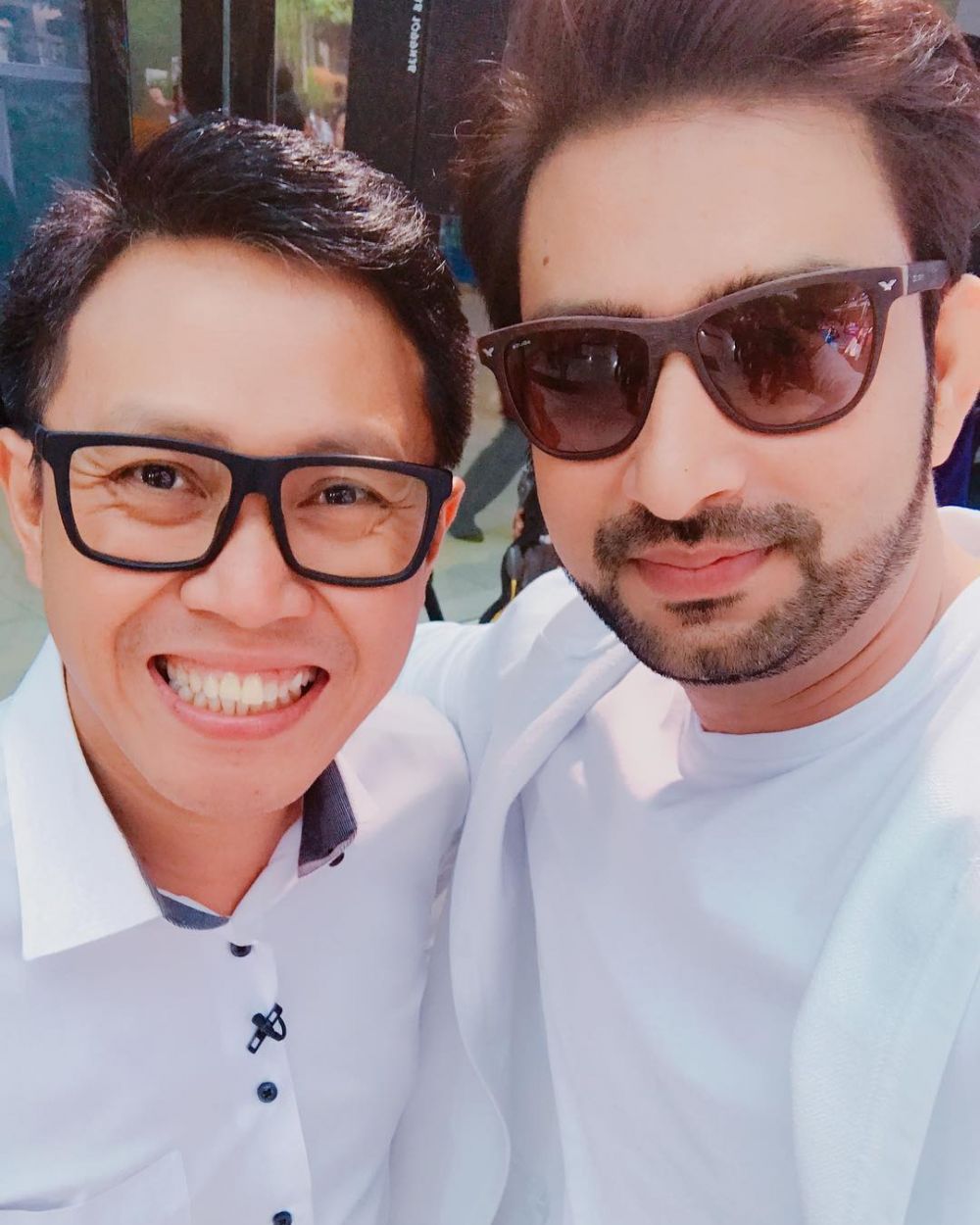 Aktor di Nakusha foto bareng seleb Indonesia berbagai sumber