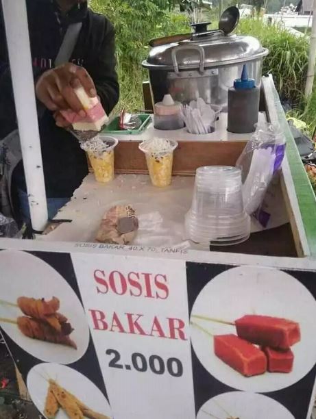 Penampakan isi gerobak pedagang kaki lima Berbagai sumber