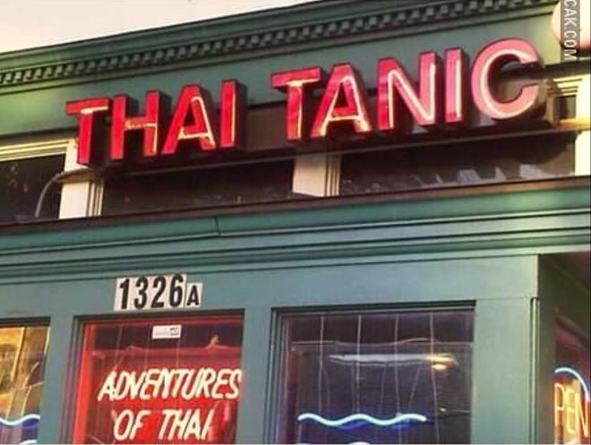 Tulisan nyeleneh di spanduk pedagang minuman dingin Berbagai sumber Tulisan nyeleneh di spanduk pedagang minuman dingin Berbagai sumber