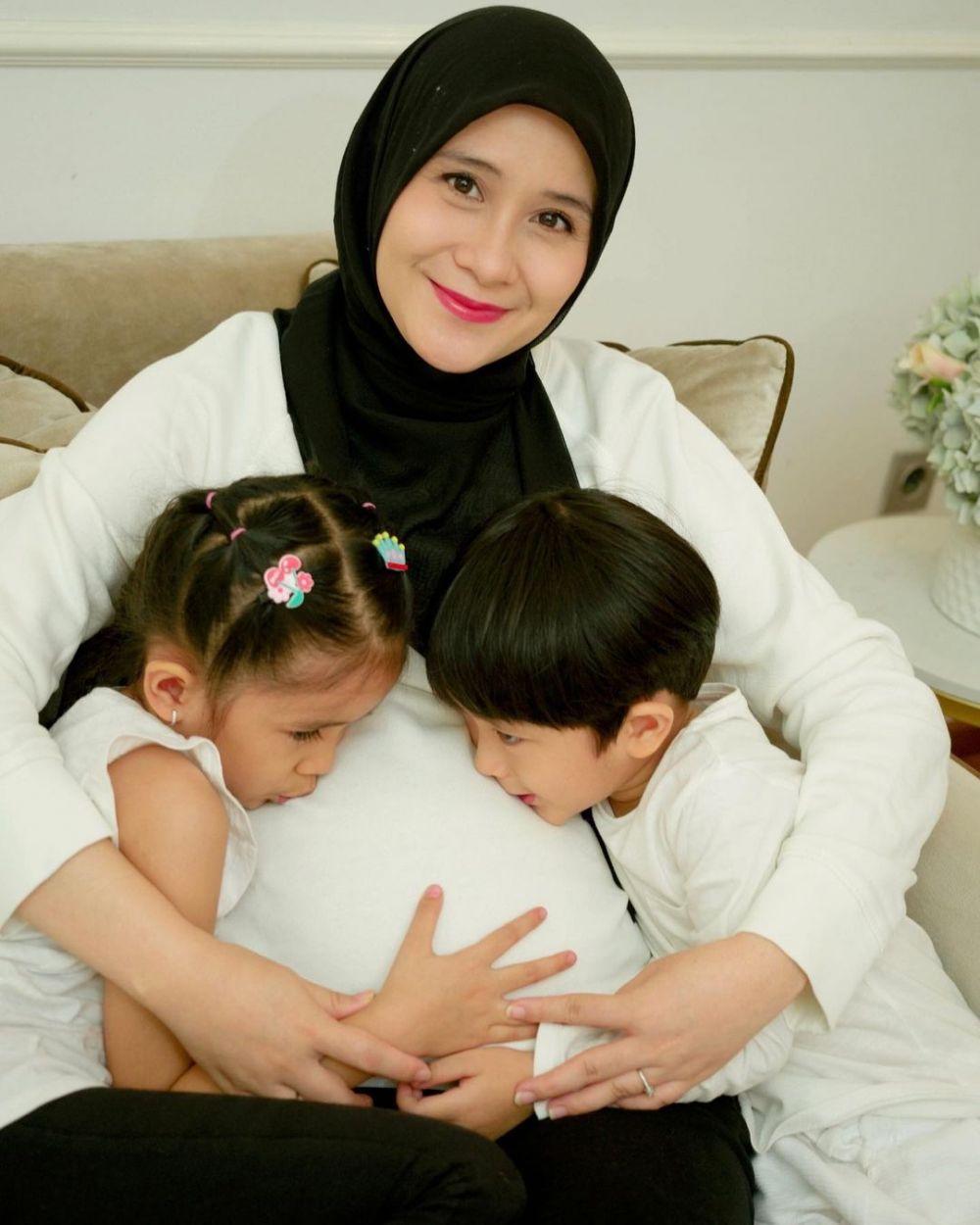 Jadi kado ulang tahun, ini 7 cerita Ryana Dea umumkan hamil anak ketiga