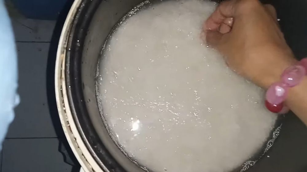 Trik menanak nasi agar tak menimbulkan kerak di rice cooker, nggak basi meski disimpan sampai 3 hari