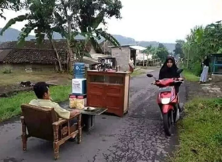 momen pas benda yang tertukar Berbagai sumber