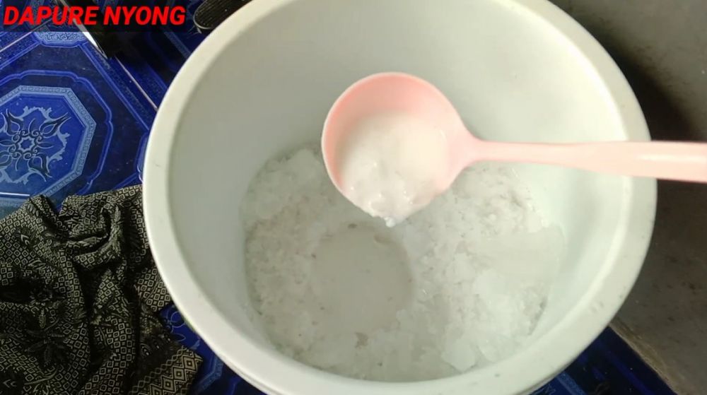 Cara menyimpan santan kelapa sisa es, tetap segar meski tanpa kulkas