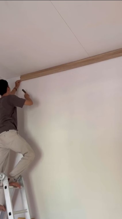 Pria makeover kamar sendiri ukuran 3x3 © TikTok