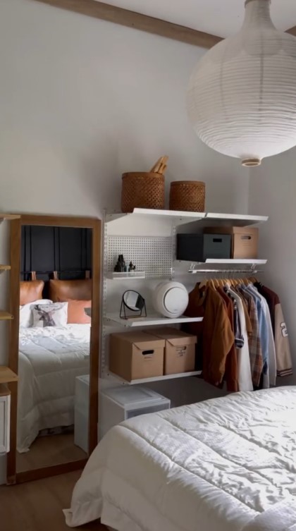 Pria makeover kamar sendiri ukuran 3x3 © TikTok