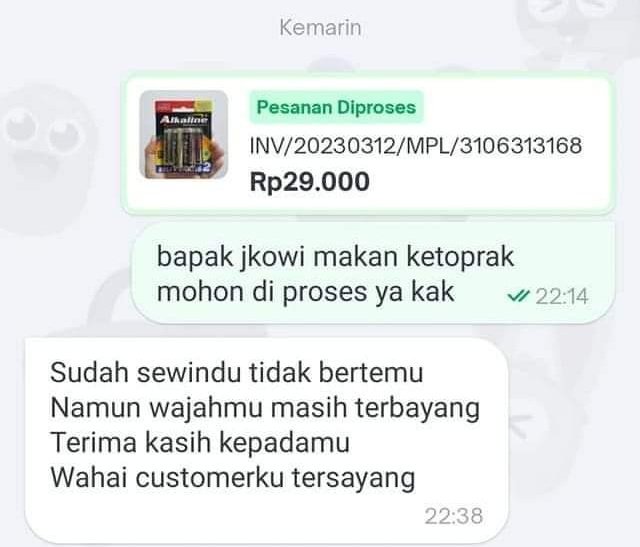 Chat kocak penjual dan pembeli di toko online Berbagai sumber
