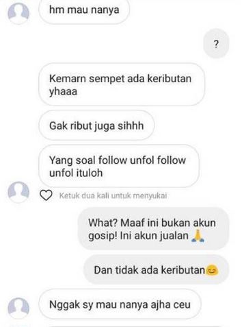 Chat kocak penjual dan pembeli di toko online Berbagai sumber