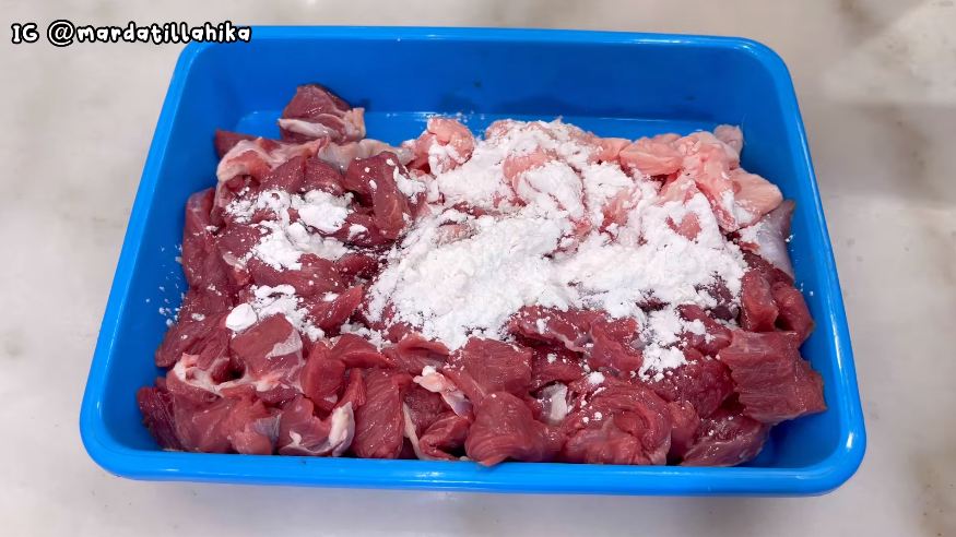 Tanpa daun pepaya dan buah nanas, ini cara jitu mengempukkan daging kambing cuma pakai 1 bahan dapur