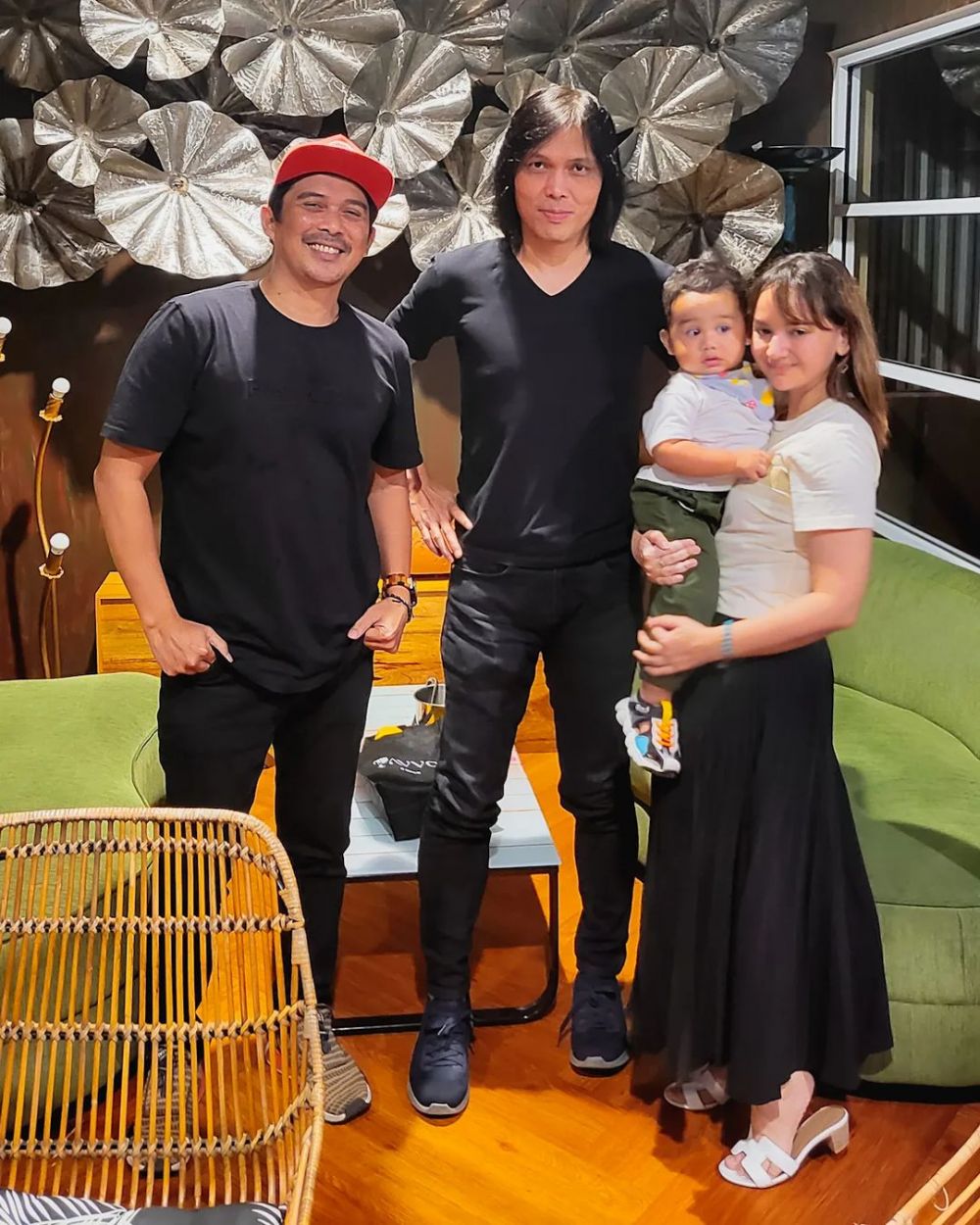 Silvia Preman Pensiun momong anak berbagai sumber Silvia Preman Pensiun momong anak berbagai sumber