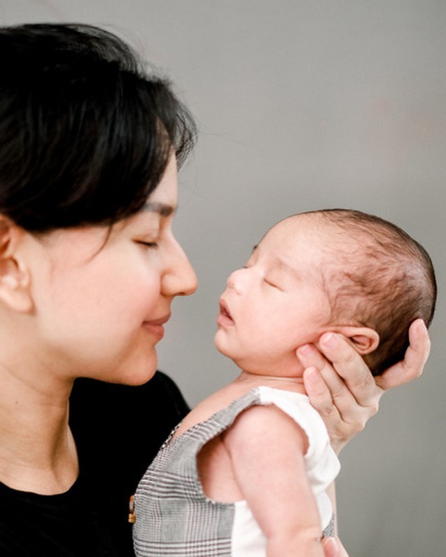 Silvia Preman Pensiun momong anak berbagai sumber