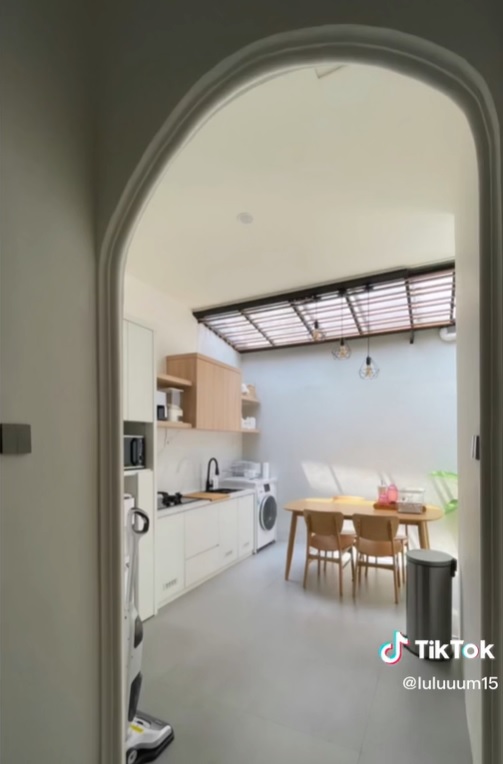 transformasi rumah kosong tak terawat jadi hunian minimalis © berbagai sumber transformasi rumah kosong tak terawat jadi hunian minimalis © berbagai sumber