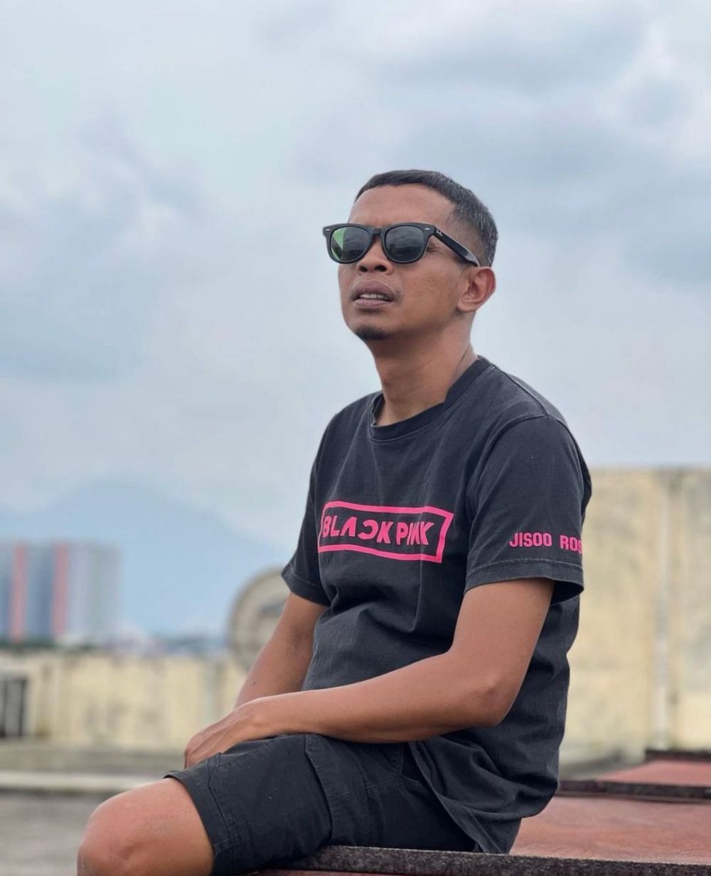 supir kang bahar di preman pensiun hobi touring © berbagai sumber